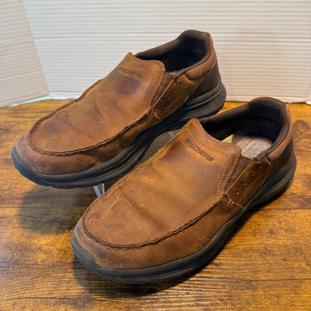 Skechers Mens Relaxed Fit Leather Slip On Loafers Brown Size 10.5 Versatile